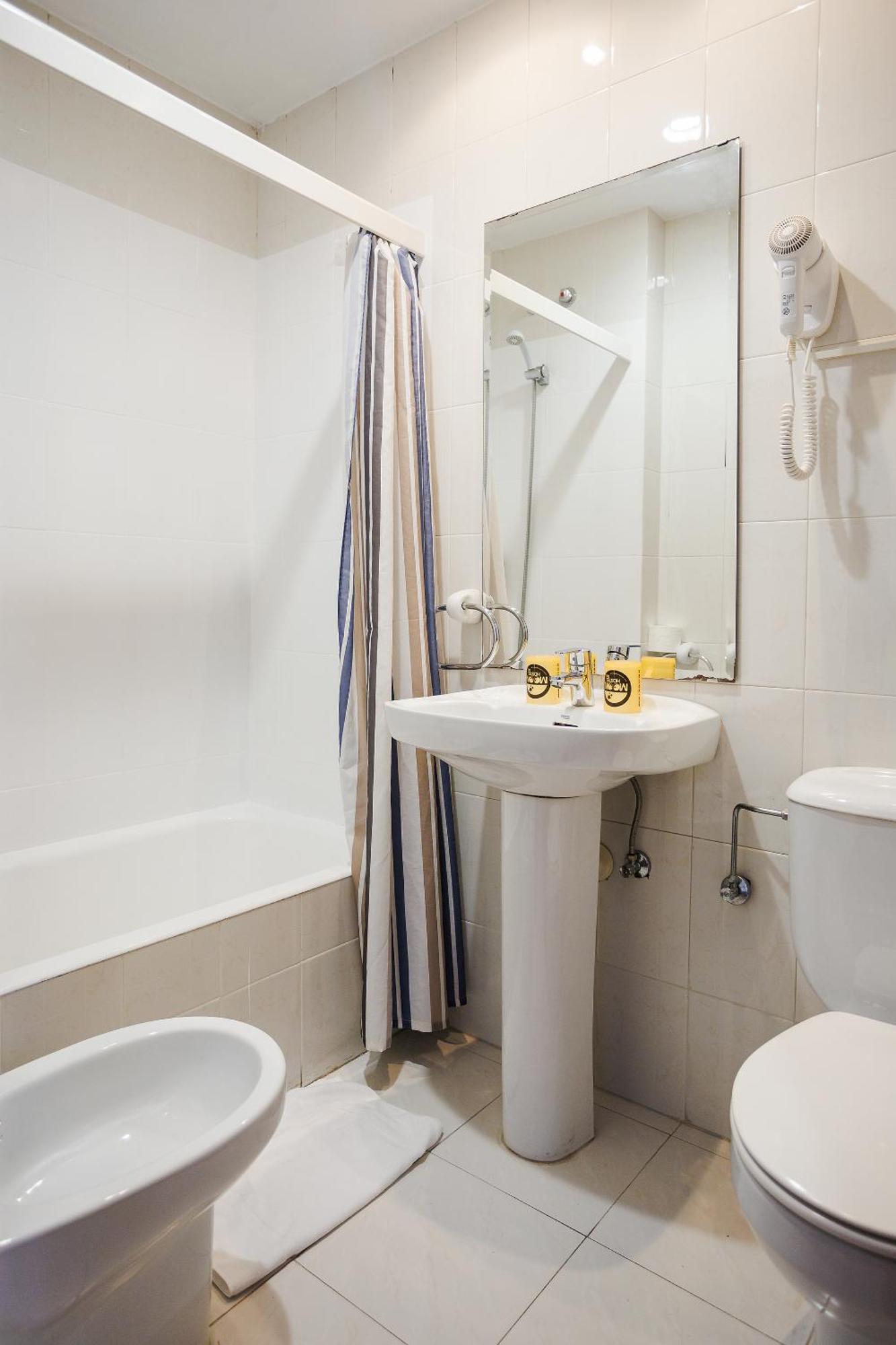 Moon Hostel Bio Bilbao Bagian luar foto
