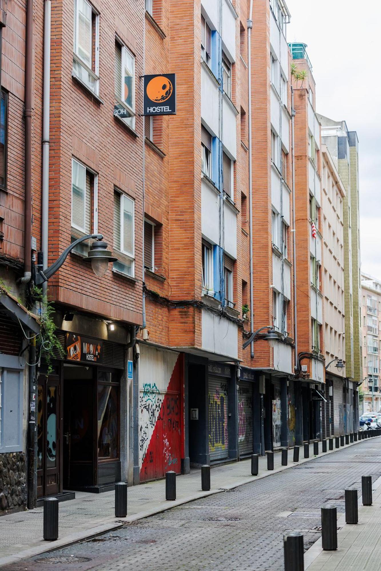 Moon Hostel Bio Bilbao Bagian luar foto