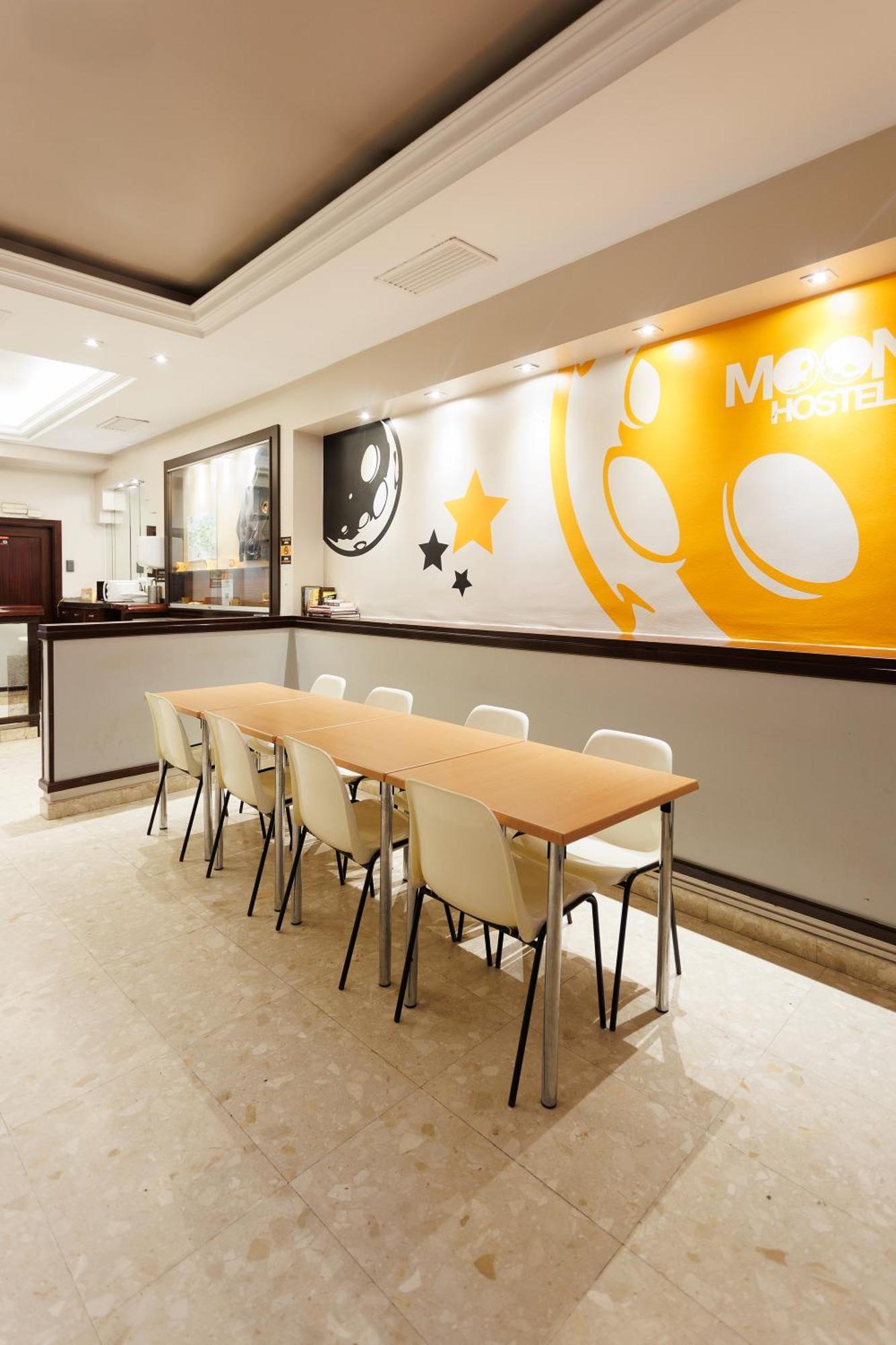 Moon Hostel Bio Bilbao Bagian luar foto